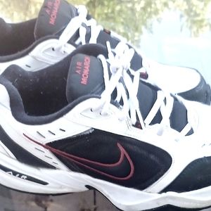 Mens nike monarch shoes